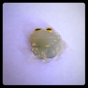 CROCS Jibbits Glow in the Dark Frog Charm